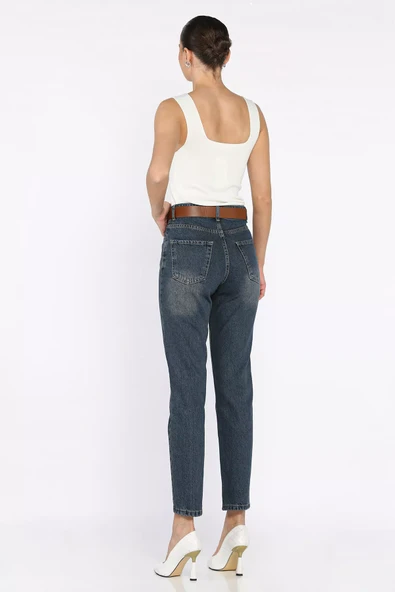 Lacivert Kadın Kemer Detaylı Mom Jean Kot Pantolon - 3