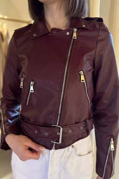 Bordo Kadın Kemer Detaylı Fermuarlı Crop Top Suni Deri Ceket - 3