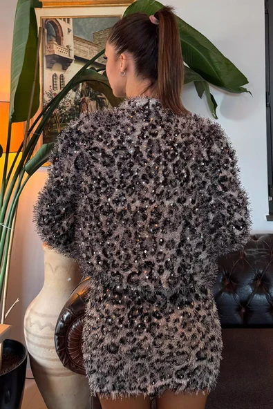 Gri Kadın Pullu Ve Sakallı Leopar Desen Astarlı Ceket - 3