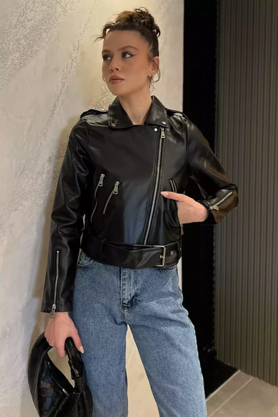 Siyah Kadın Kemer Detaylı Fermuarlı Crop Top Suni Deri Ceket - 2