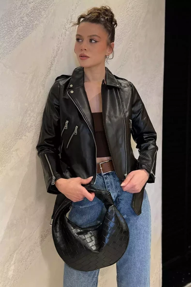 Siyah Kadın Kemer Detaylı Fermuarlı Crop Top Suni Deri Ceket