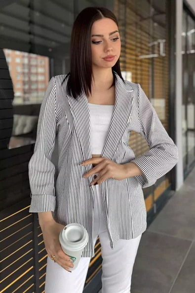 Beyaz Kadın Çizgili Duble Kol Blazer Ceket - 1