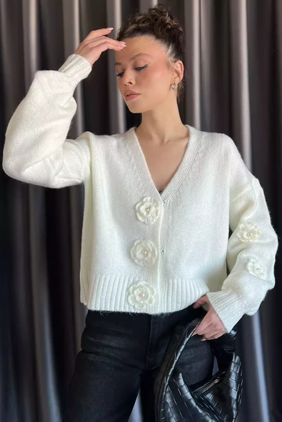 Krem Kadın Çiçek Figürlü İncili Triko Hırka - 2