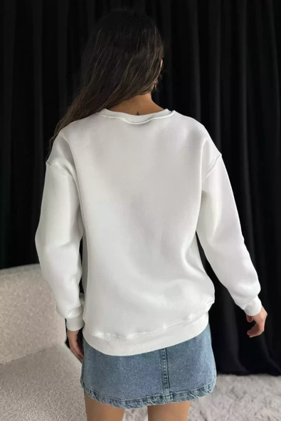 Beyaz Kadın Bisiklet Yaka Kalp Nakışlı Şardonlu Sweatshirt - 4