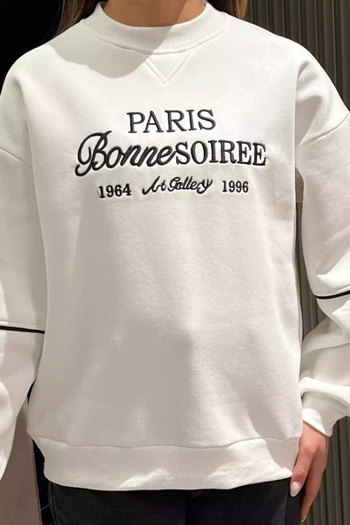 Beyaz Kadın Üç İplik Şardonlu Nakışlı Sweatshirt - 3
