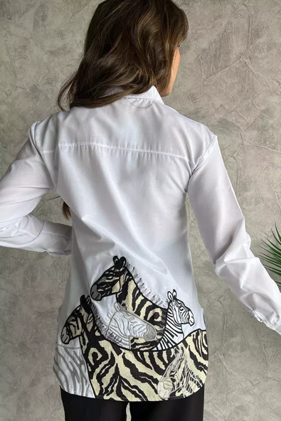 Beyaz Zebra İşlemeli Tarz Kadın Gömlek - 3