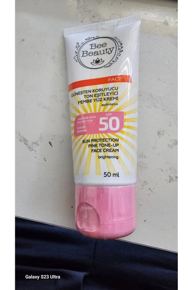 Bee Beauty GÜNEŞTEN KORUYUCU TON EŞİTLEYİCİ PEMBE YÜZ KREMİ - 1