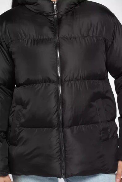 Siyah Kadın Kapüşonlu Oversize Şişme Mont - 4