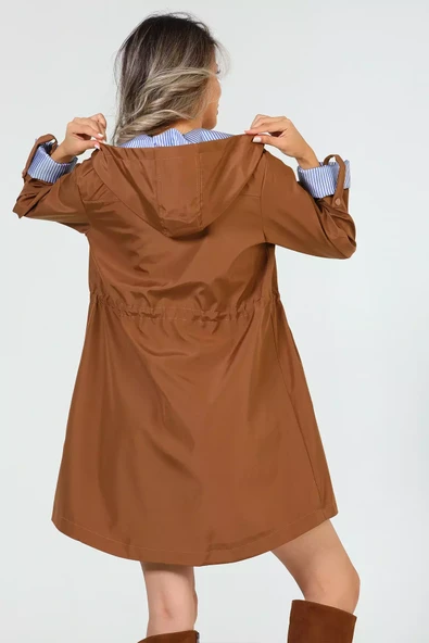 Camel Kadın Kapüşonlu Çizgi Detaylı Trençkot - 1