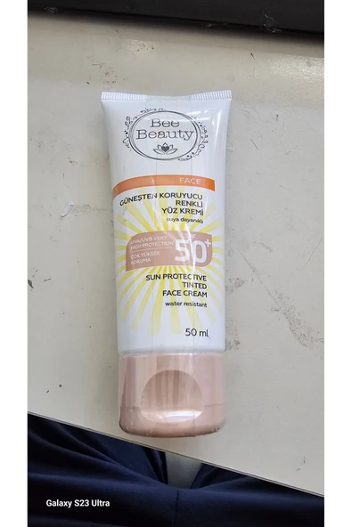 Bee Beauty GÜNEŞTEN KORUYUCU RENKLİ YÜZ KREMİ - 1