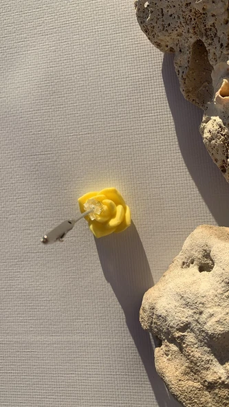 Sarı Renk Gonca Gül Yeşil Fosfor Süslü Kağıt Tutacağı Notluk El Yapımı Epoksi Hediyelik - 6