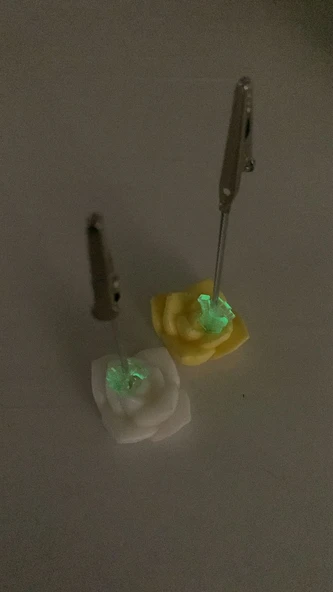 Sarı Renk Gonca Gül Yeşil Fosfor Süslü Kağıt Tutacağı Notluk El Yapımı Epoksi Hediyelik