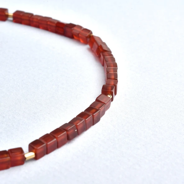 14 Ayar Altın Kaplama Doğal Küp Şekilli Garnet Taşı  Gümüş Kolye  - NS00101 - Resim 3