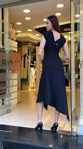 PUANTİYE DESENLİ ARKASI ÇAPRAZ BANTLI ELBİSE - Resim 4