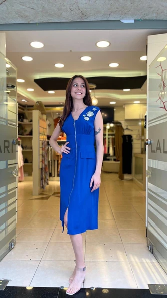 YAKASI TAŞ DETAYLI MİDİ BOY ELBİSE - Resim 6