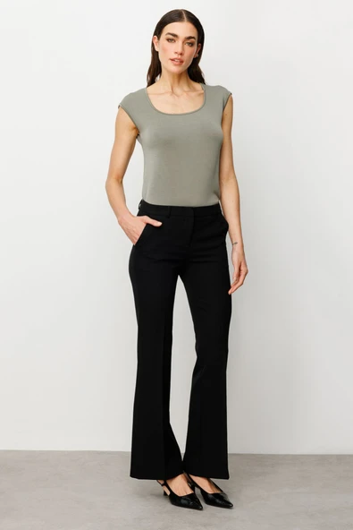 Ekol Yandan Cepli İspanyol Paça Pantolon - Resim 3