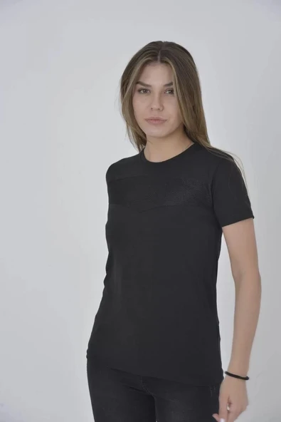 Kadın Gögüs Fileli Slim fit T-shirt - Siyah ürün görseli