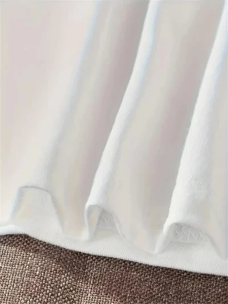 Kadınlar için Şık Siyah Kedi Grafik Tişört - Oversize Kısa Kollu Üst, Nefes Alabilir Polyester Karışımı, Makinede Yıkana - Resim 4