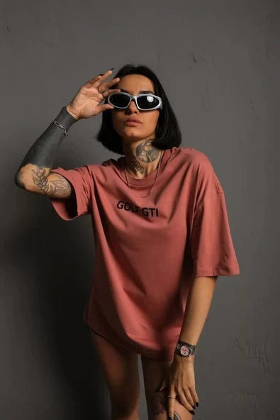 Kadın Sırt Golf Gtı Baskılı Oversize T-shirt - Gül Kurusu - Resim 5