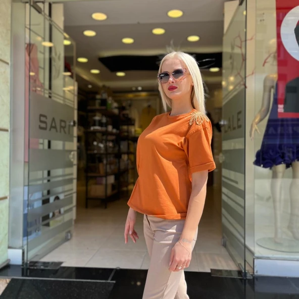 ÇİÇEK NAKIŞLI TİŞÖRT - Resim 4