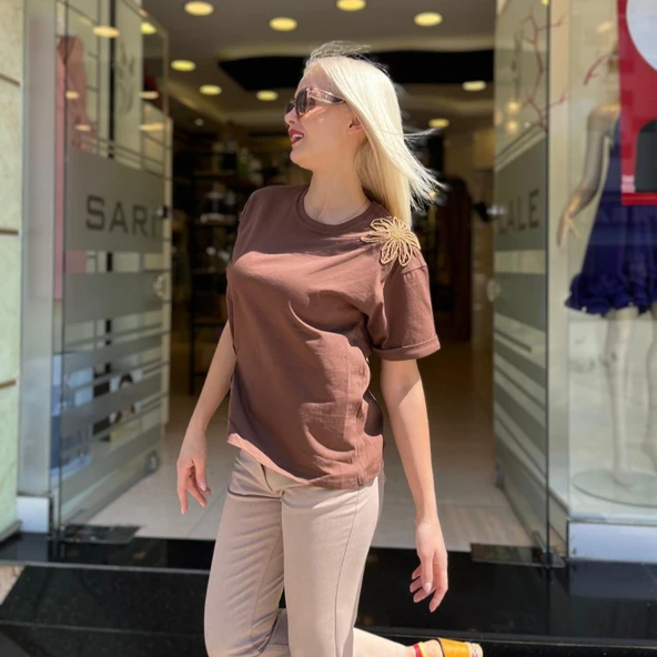 ÇİÇEK NAKIŞLI TİŞÖRT - Resim 9