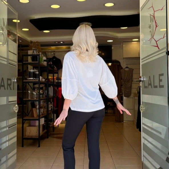 YAKALI NAKIŞ İŞLEMELİ TİŞÖRT - Resim 7