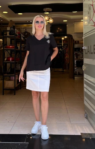 NAKIŞ İŞLEMELİ YUVARLAK YAKA TİŞÖRT ürün görseli 1