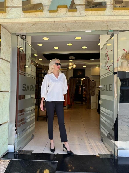 YAKALI NAKIŞ İŞLEMELİ TİŞÖRT - Resim 3