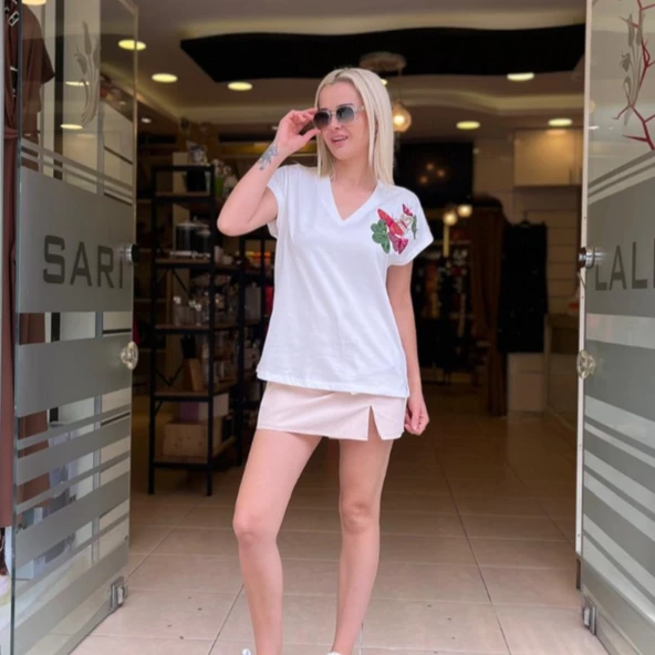 RENKLİ KELEBEK NAKIŞLI TİŞÖRT - Resim 2