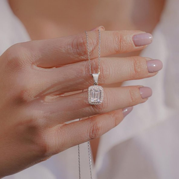 Baget Taşlı 925 Ayar Gümüş Kadın Kolye ürün görseli