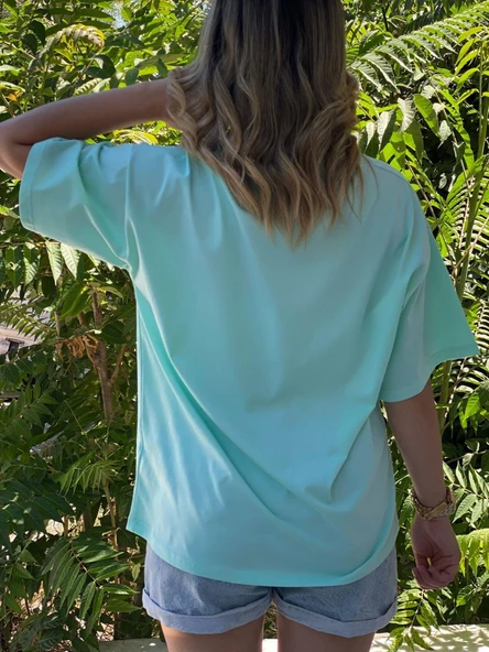 Kadın Mint Yeşili Renkli Avokado Baskılı Oversize Tişört – Yazlık Rahat Kesim, %100 Pamuk - Resim 3