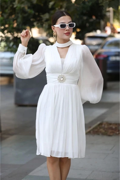 Aksesuar Detaylı Diz Boyu Abiye Elbise 2352-Beyaz - Resim 4