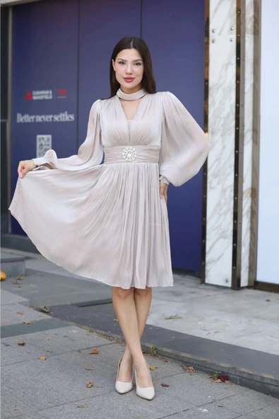 Aksesuar Detaylı Diz Boyu Abiye Elbise 2352-Bej - Resim 2