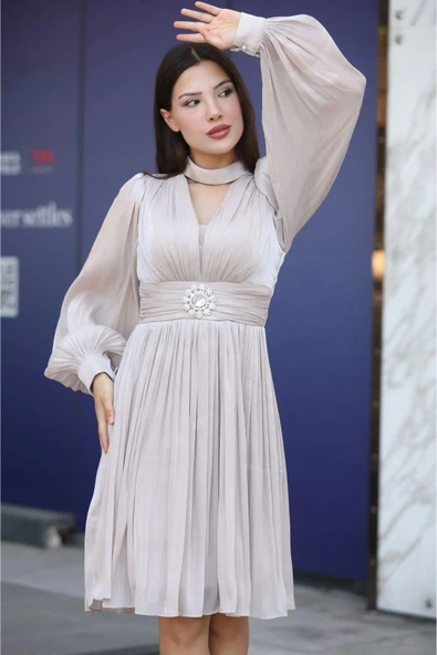 Aksesuar Detaylı Diz Boyu Abiye Elbise 2352-Bej - Resim 4