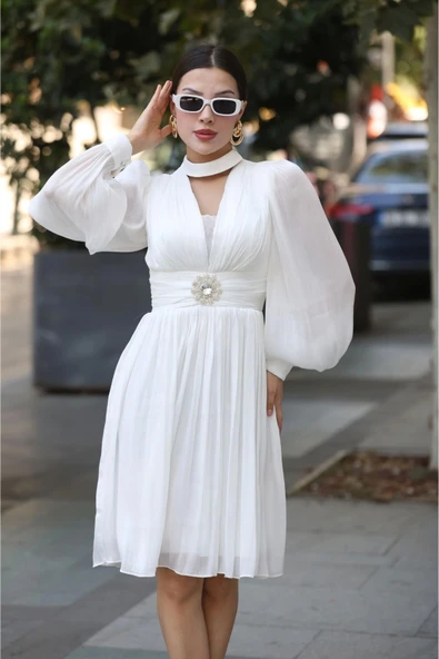 Aksesuar Detaylı Diz Boyu Abiye Elbise 2352-Beyaz - Resim 2