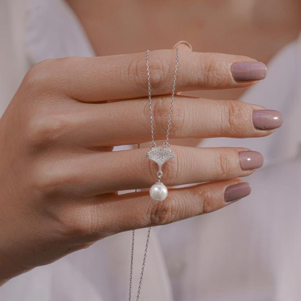 İnci Tasarımlı Beyaz Zirkon Taşlı 925 Ayar Gümüş Kadın Kolye ürün görseli 1