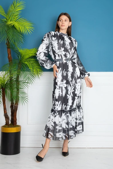 Siyah Beyaz Plise Uzun Elbise Uzun Kollu Kemerli - Resim 2