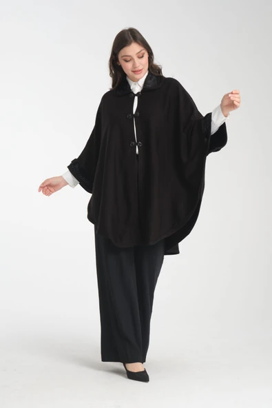 PANÇO SİYAH RENK KOL VE YAKADA KÜRK DETAYLAR - Resim 8