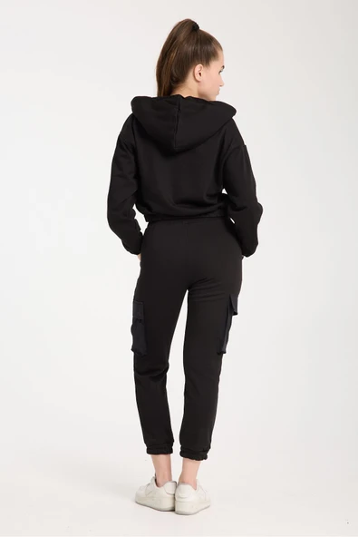 EŞOFMAN TAKIMI ALT ÜST SİYAH ÜST PARÇA FERMUARLI ALT PARÇA KARGO CEPLİ ÜST PARÇA KAPİŞONLU - Resim 4