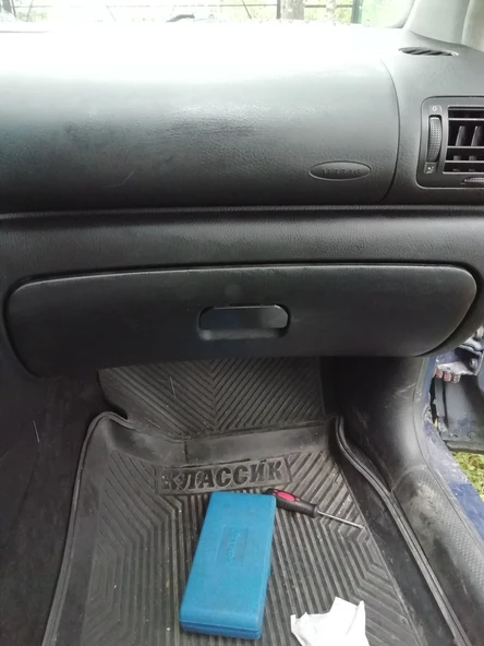 volkswagen passat b5 torpido gözü kapağı kulpu - Resim 4