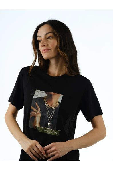 Siyah Baskılı Üzeri Boncuklu T Shirt - Resim 4