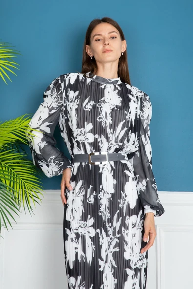 Siyah Beyaz Plise Uzun Elbise Uzun Kollu Kemerli - Resim 6