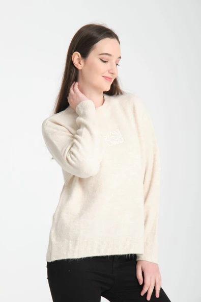 YÜN KAZAK EKRU RENK ÖNÜ NAKIŞ İŞLEMELİ - Resim 3