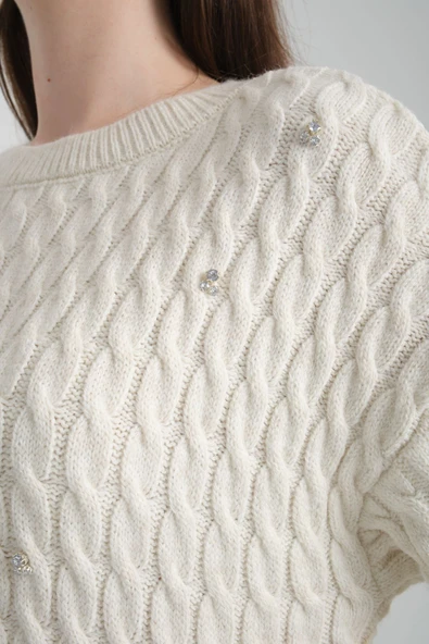 YÜN SAÇ ÖRGÜLÜ TAŞ İŞLEMELİ EKRU KAZAK - Resim 4