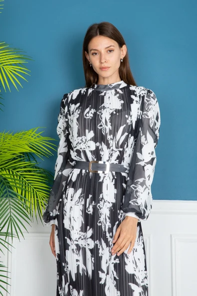 Siyah Beyaz Plise Uzun Elbise Uzun Kollu Kemerli - Resim 4