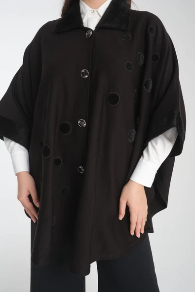 PANÇO SİYAH RENK KOL VE YAKADA KÜRK VE DERİ DETAYLAR - Resim 6