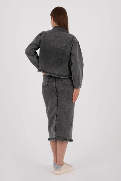 KOT CEKET KOYU GRİ ÖNDEN DÜĞMELİ ALT TARAFTA KESİK KENAR DETAYI - Resim 3