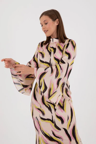 BEJ ELBİSE PEMBE SARI SİYAH RENKLERDE KARIŞIK DESENLİ UZUN KOLLU BELDEN KUŞAKLI - Resim 3