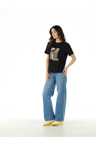 Siyah Baskılı Üzeri Boncuklu T Shirt - Resim 3