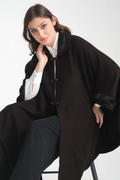 PANÇO SİYAH RENK KOL VE YAKADA KÜRK DETAYLAR - Resim 6